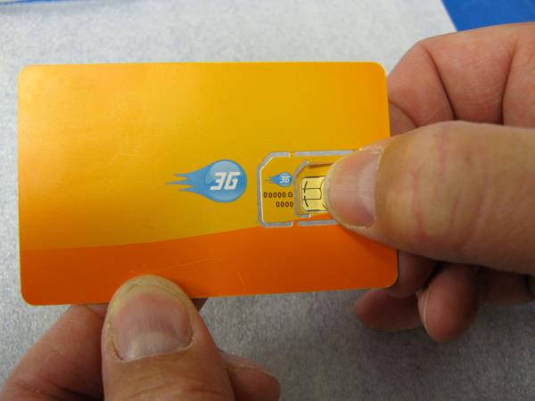 Oi apresenta primeiro cartão SIM de duplo corte do mercado nacional