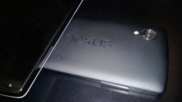 Foto vazada do Nexus 5 mostra câmera e painel traseiro