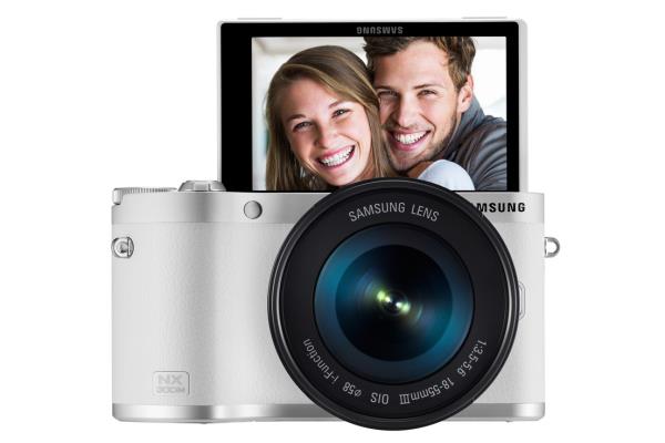 Câmera Mirrorless Samsung NX300M agora tem display que gira em 180°