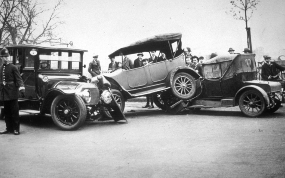 O primeiro acidente fatal de automóvel na História ocorreu a 6 km/h