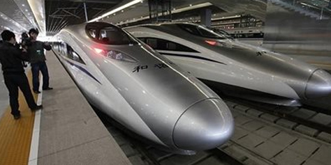 Chineses criam trem que pega e libera passageiros sem parar nas estações