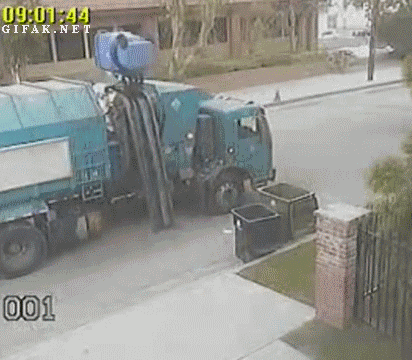 caminhão de lixo automatizado