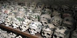 Conheça 5 capelas sinistras decoradas com ossos humanos