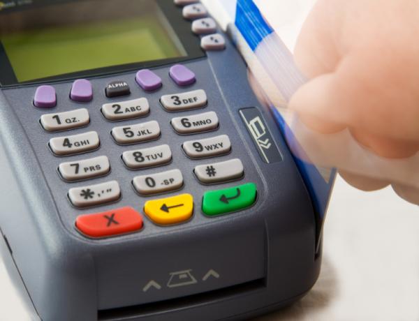 5 máquinas de cartão e apps para seu celular receber pagamentos