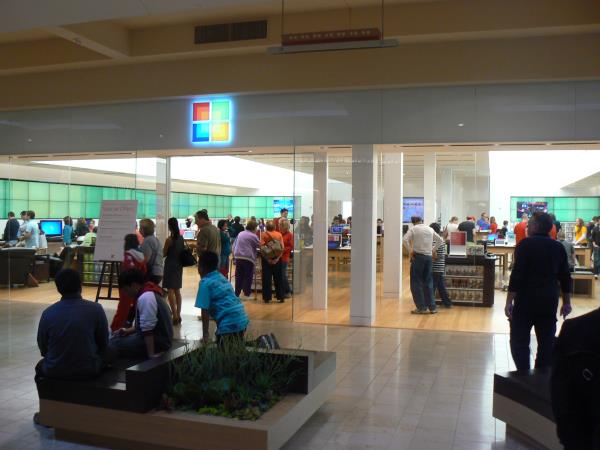 Microsoft quer inaugurar 101 lojas em todo o mundo em 2014
