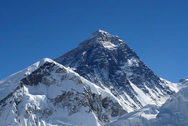 Monte Everest já conta com cobertura de banda larga 4G