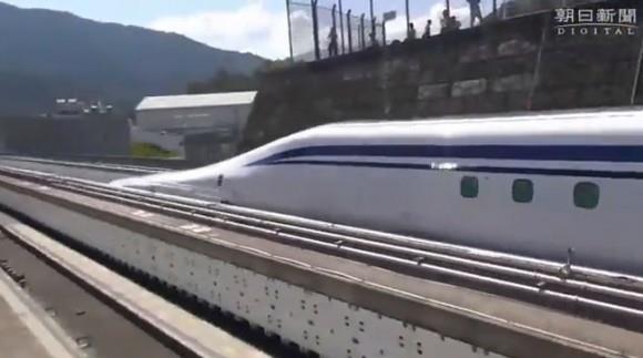 Testes de trem mais rápido do mundo são retomados no Japão