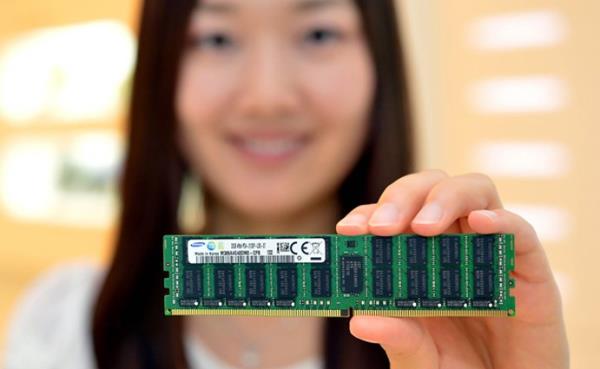 Samsung inicia produção em massa de memórias DDR4