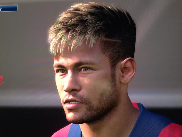 PES 2015: imagens de Neymar, Ibrahimovic e Bale capturadas durante o jogo