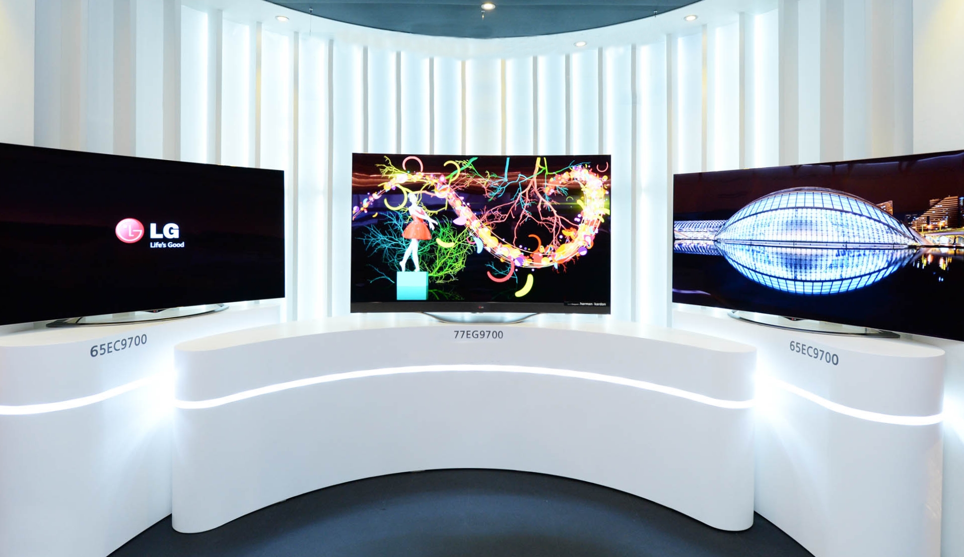 LG revela as primeiras TVs comerciais produzidas com OLED e resolução 4K
