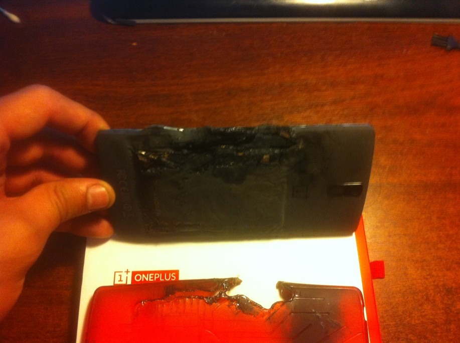 OnePlus One explode em bolso de usuário e provoca queimaduras [galeria]