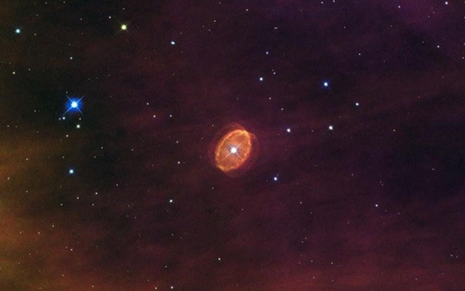 Telescópio Espacial Hubble fotografa estrela prestes a explodir