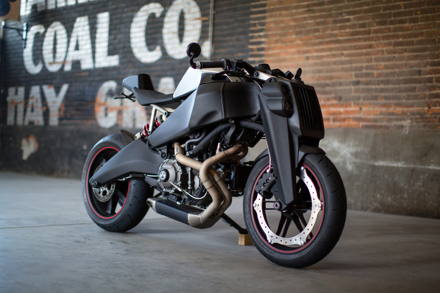 Ronin 47: a moto superesportiva com design futurista e edição limitada