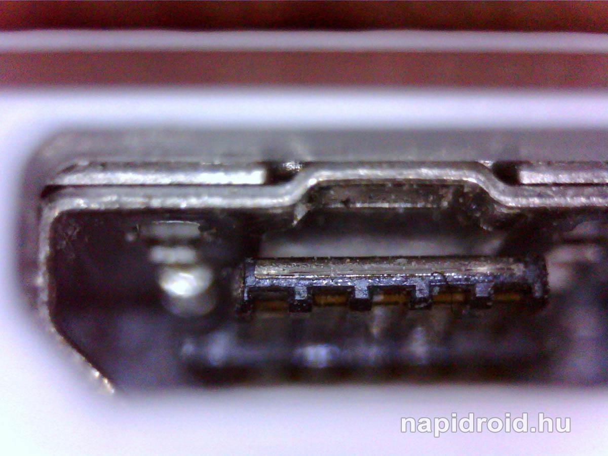 Imagens microscópicas mostram detalhes da tela do Galaxy Note 4 