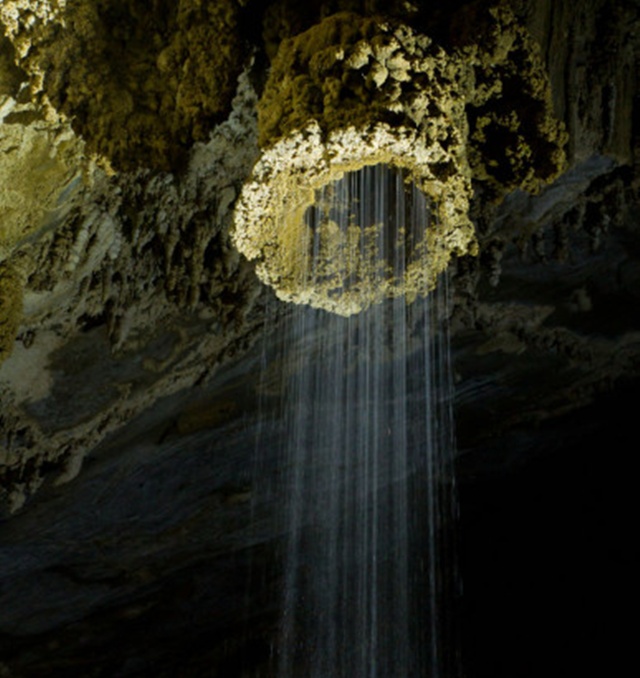 Cavernas - espalhadas pelo mundo 02085014684007