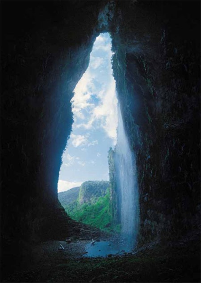 Cavernas - espalhadas pelo mundo 02085258563014