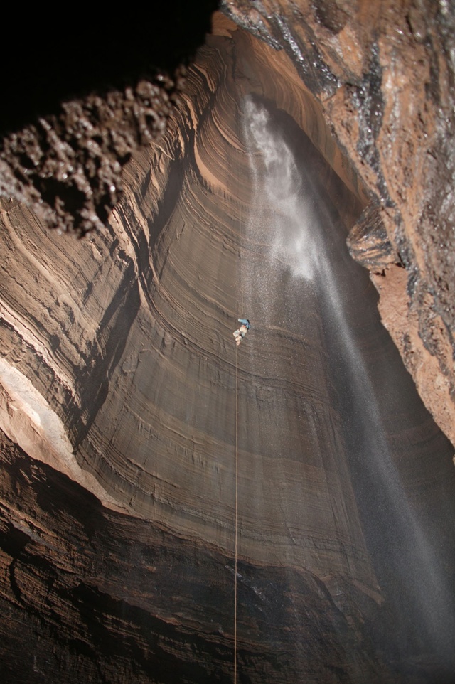 Cavernas - espalhadas pelo mundo 02085455970019