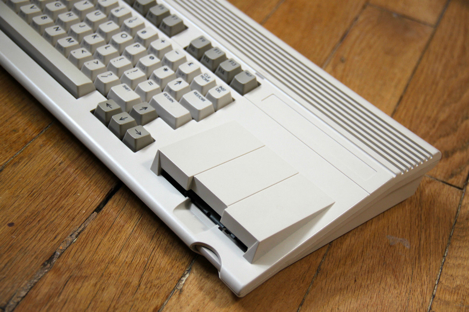 Segundo modelo de computador mais raro do mundo foi vendido por R$ 64 mil