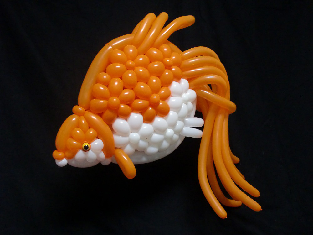 Veja as criações incríveis de um artista japonês feitas só com bexigas