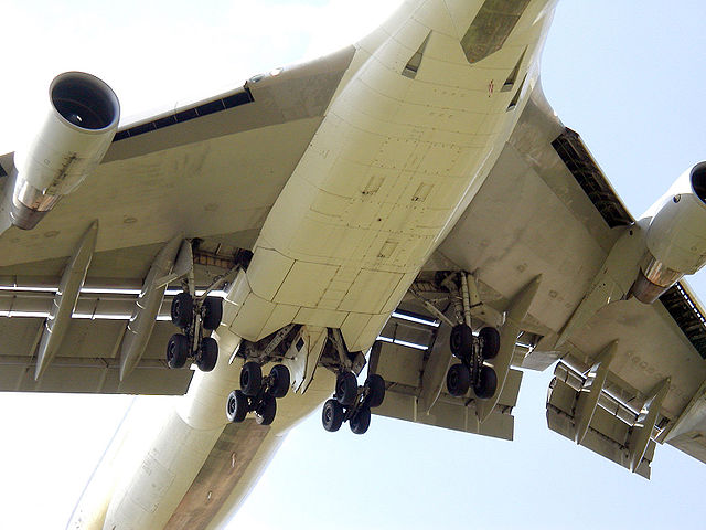 Viaje tranquilo: conheça os ruídos que ouvimos dentro do avião 25180252420445