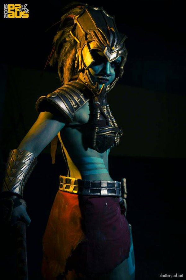 Esse cosplay fará você querer que Kotal Kahn fosse uma mulher em MK X