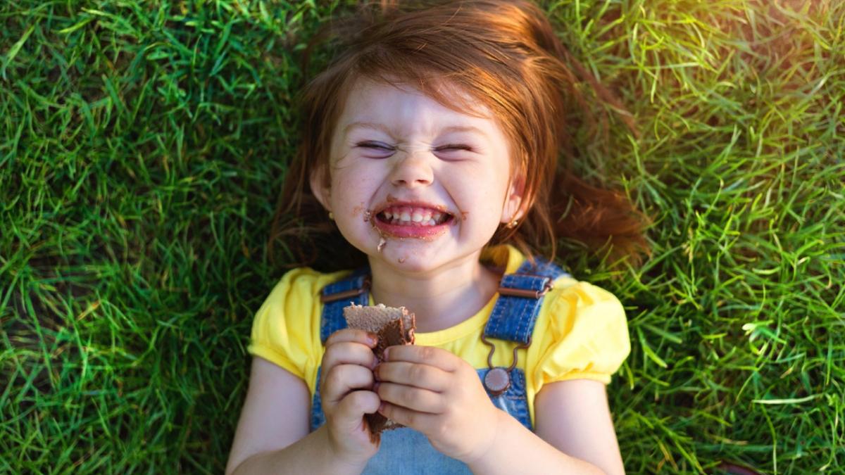 benefits of chocolate - happiness