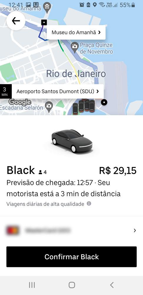Uber Black oferece viagens em veículos luxuosos e atendimento , mas a corrida sai mais cara