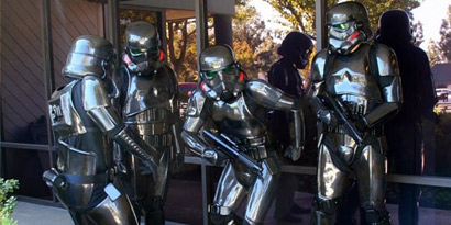 Imagem de: Roupa de Stormtrooper em fibra de carbono é só para milionários