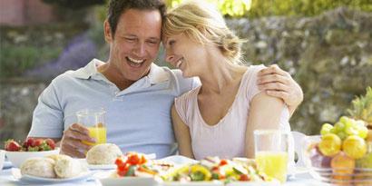 Imagem de: Ciência: Homens fazem mulheres comer menos, diz pesquisa