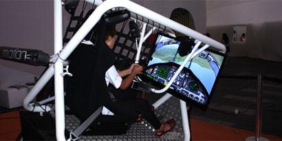 Imagem de: Simuladores radicais causam adrenalina na Campus Party