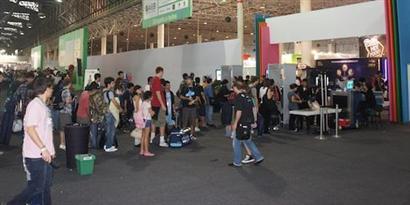 Imagem de: Campuseiros começam a deixar a Campus Party Brasil 2012