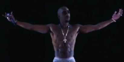 Imagem de: Snoop Dogg divide palco com holograma impressionante de rapper já falecido