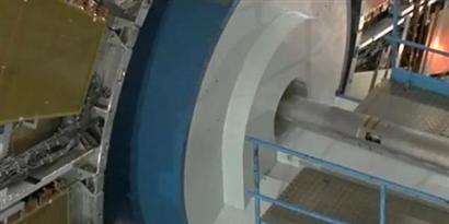 Imagem de: O que aconteceria se você colocasse sua mão dentro do LHC?