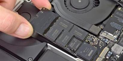 Imagem de: MacBook Pro com Retina Display tem memória RAM soldada