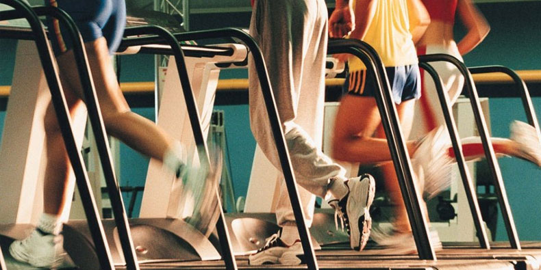 11 GIFs de pessoas que definitivamente não sabem como usar uma esteira