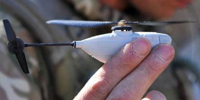 Imagem de: Avião-espião de US$ 195 mil do exército britânico cabe na palma da mão