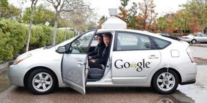 Imagem de: Veja o assustador passeio em um carro dirigido automaticamente [vídeo]