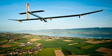 Imagem de: Avião movido a energia solar completa voo através dos Estados Unidos