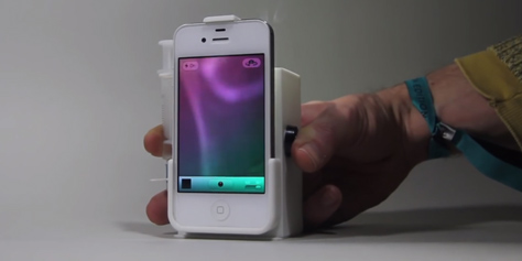 Imagem de: Sem sinal da operadora? Então envie sinais de fumaça pelo iPhone