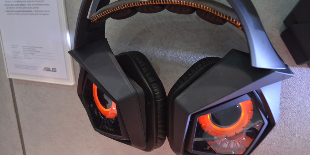 Imagem de: ASUS revela headset Strix Pro Gaming com visual de uma coruja maligna