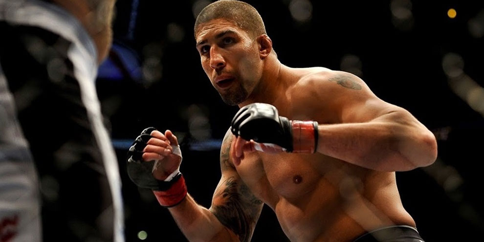 Brendam Schaub está indignado por não ter sido incluído no EA Sports UFC