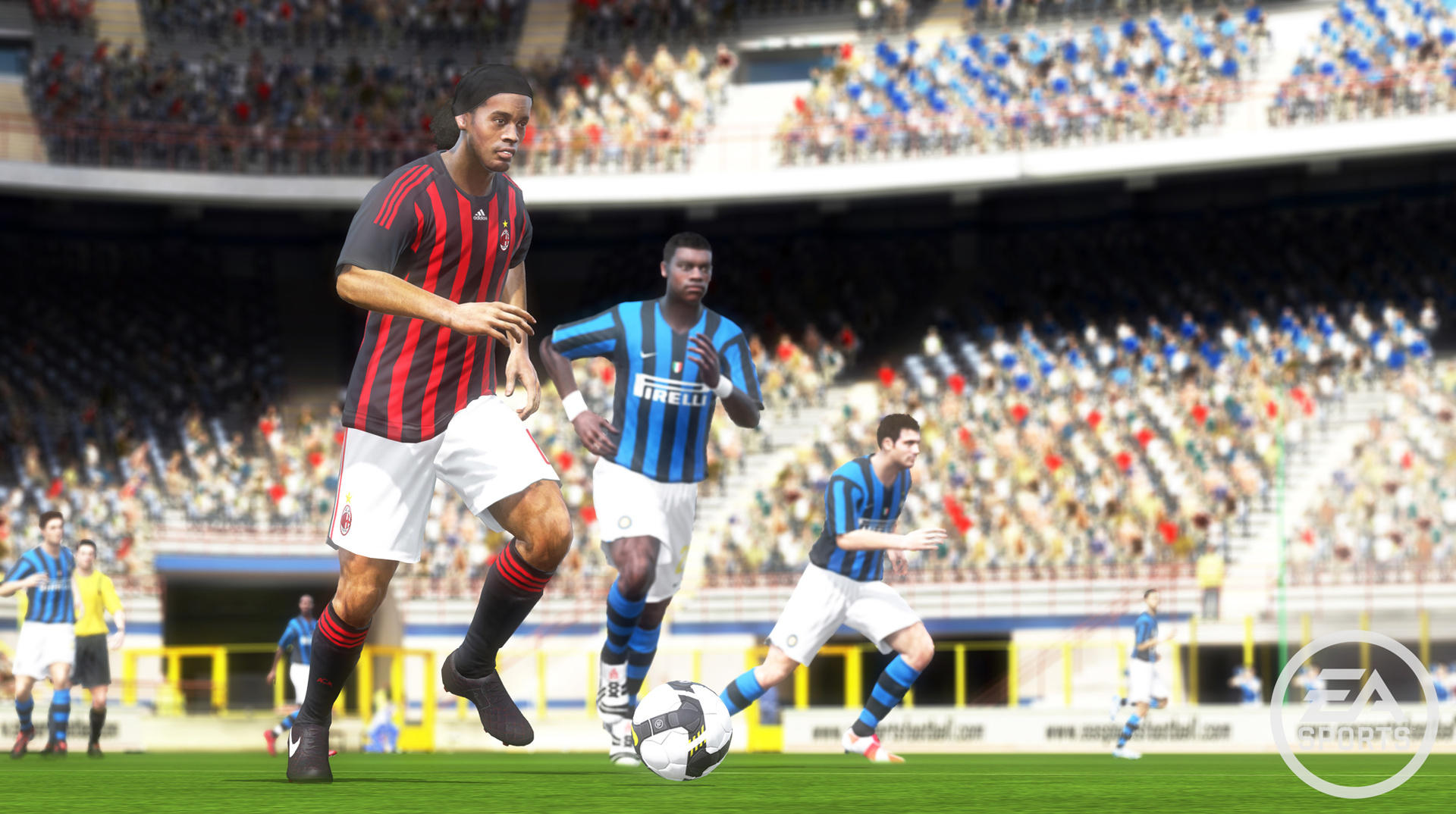 FIFA 10 (2009)
(Xbox 360, PS3, Wii, PC, PS2, PSP, DS, iOS e Android) | Capa: Theo Walcott, Frank Lampard e Wayne Rooney | Narração e comentários: Martin Tyler e Andy Gray