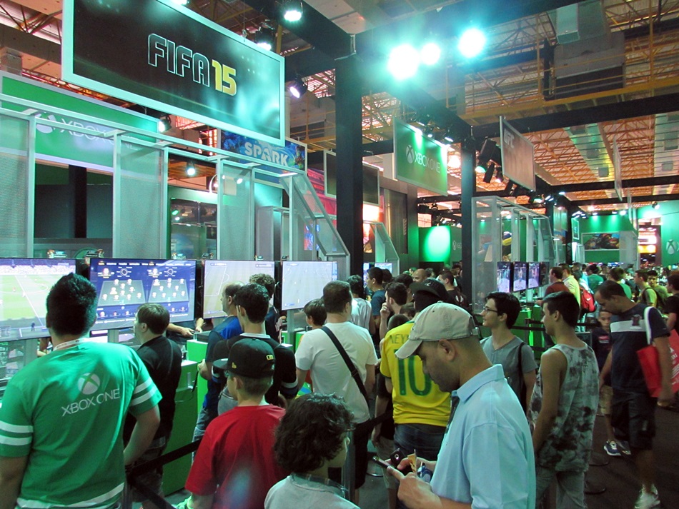 Missão BGS 2014: conquistando as filas da Microsoft e observando os fãs