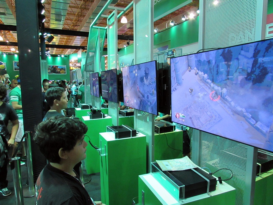 Missão BGS 2014: conquistando as filas da Microsoft e observando os fãs