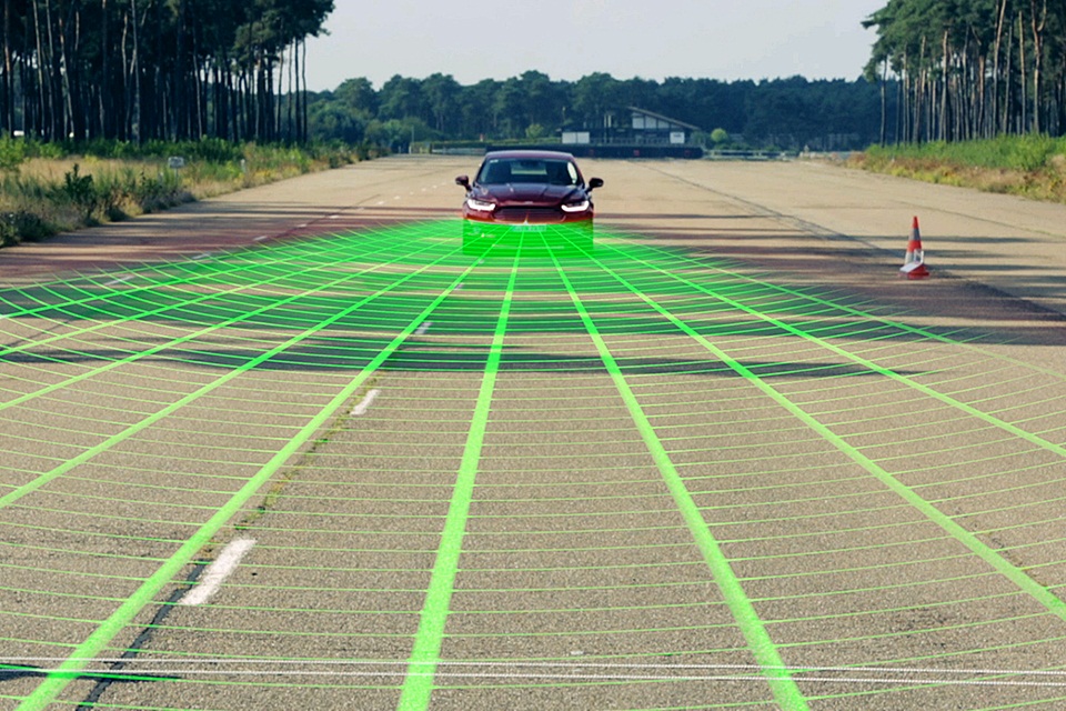 Imagem de: Ford anuncia seu próprio sistema de anticolisão para reduzir atropelamentos