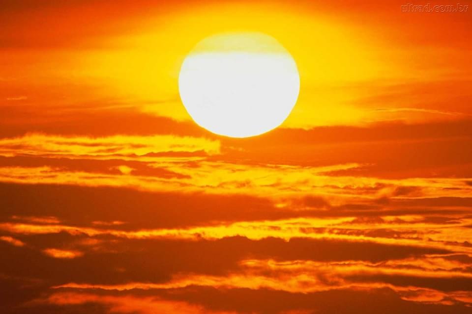 Imagem de: Engenheiros inventam espelho high-tech que joga o calor para o espaço