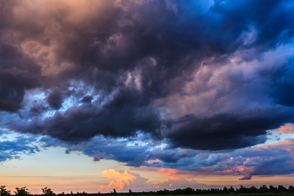 Resultado de imagem para imagens nuvens escuras