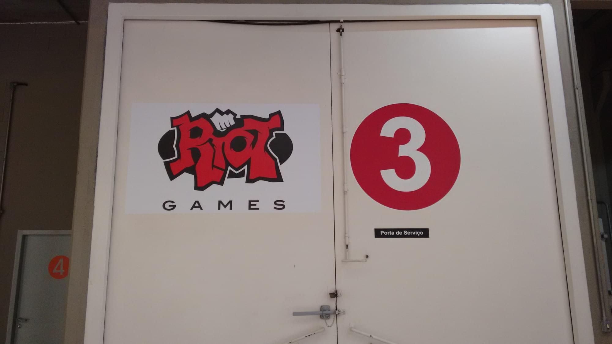 Com estúdio de transmissão e temporada do CBLoL, Riot está pronta para 2015