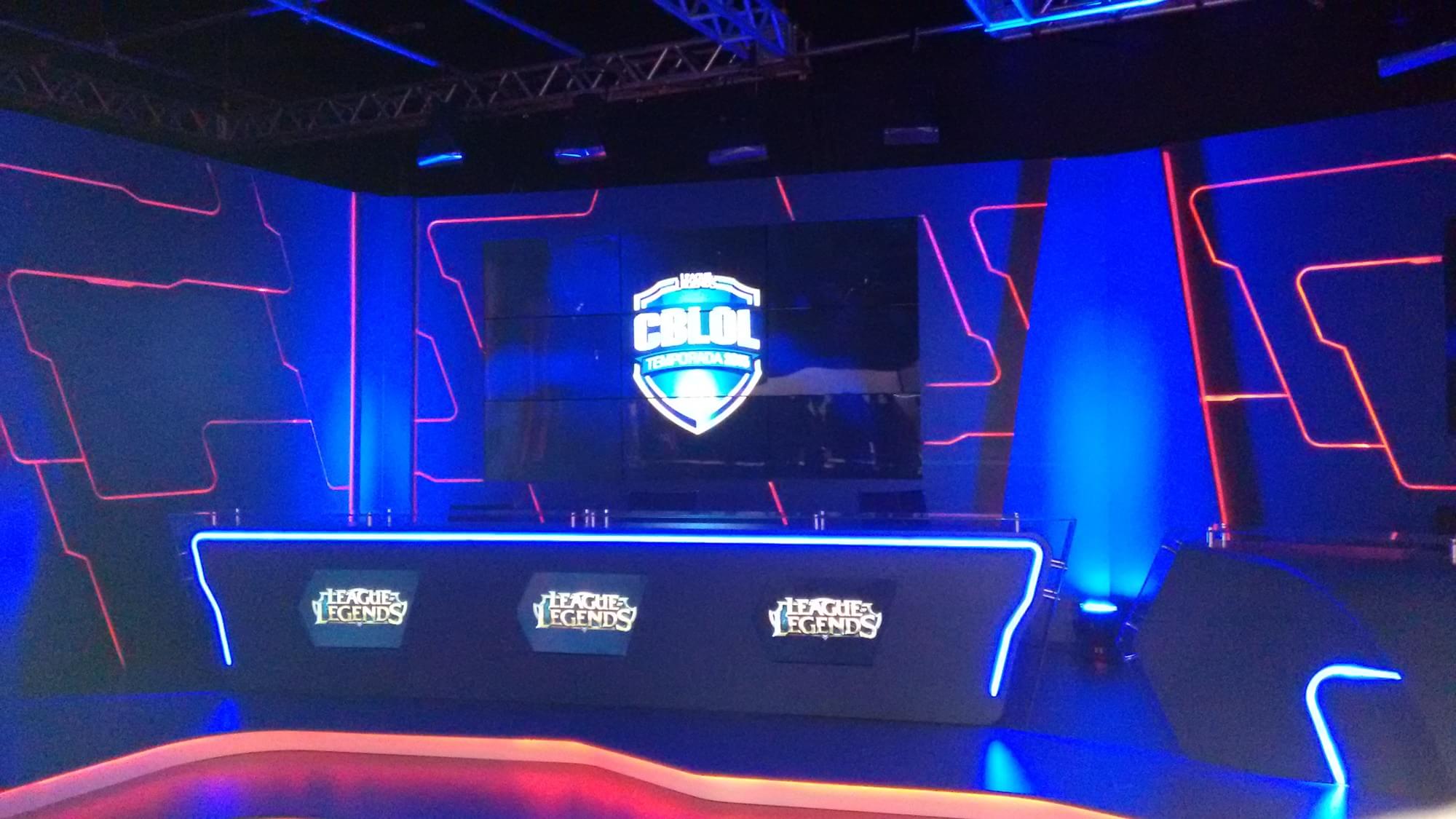 Com estúdio de transmissão e temporada do CBLoL, Riot está pronta para 2015