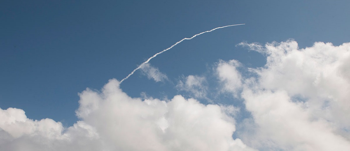 Imagem de: Avião espacial experimental europeu IXV pousa no Pacífico